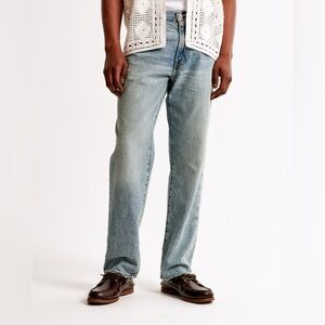 NWT Abercrombie & Fitch Mens Lightweight Loose Jeans 28x30 Medium Wash